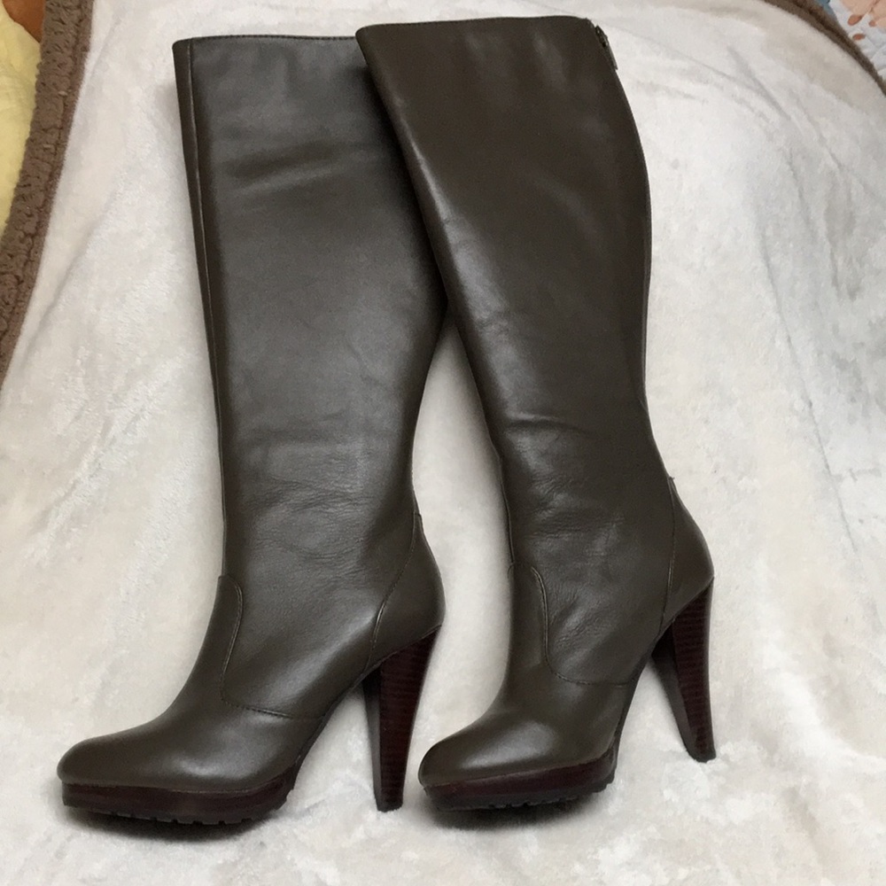 NWOT Colin Stuart Heeled Leather Boots